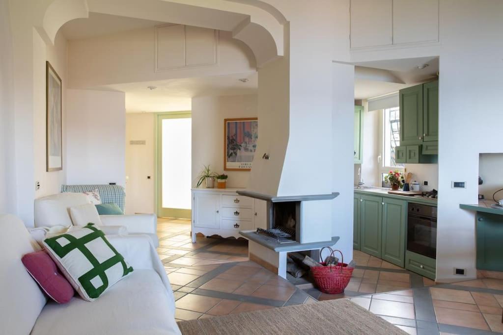 La Terrazza Nel Borgo Apartment Bracciano  Bagian luar foto