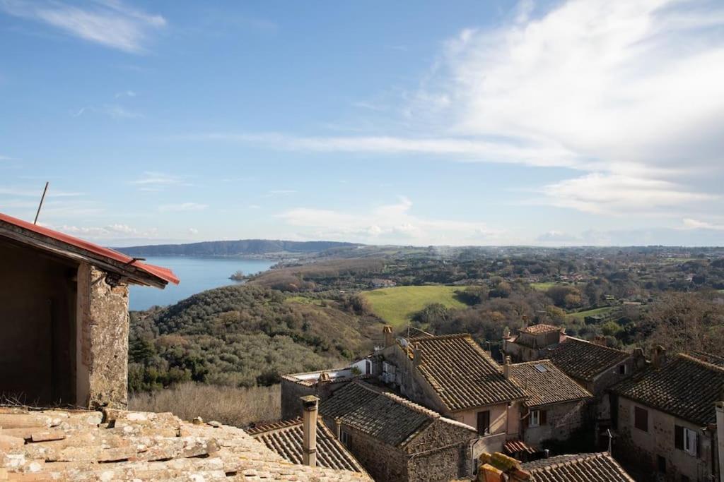 La Terrazza Nel Borgo Apartment Bracciano  Bagian luar foto